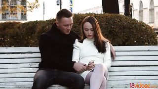 Трахнул в задницу телку в белых чулках вместо романтического свидания