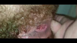 Мастурбация в ванной с трахом пышки жены пальцами в заросшую пизду и пердак